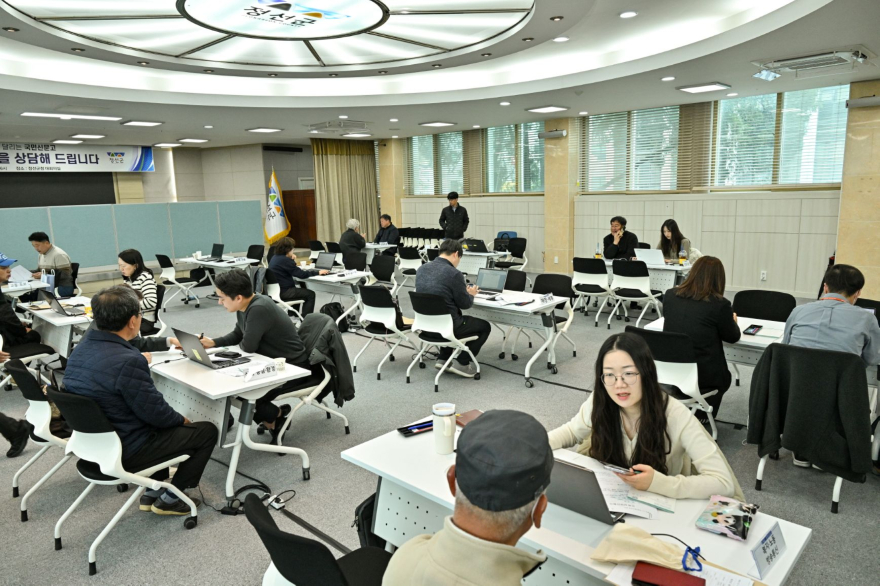260410(금)사진자료(정선군, 군민 고충 민원 해결 “달리는 국민신문고”성료) (2).jpg