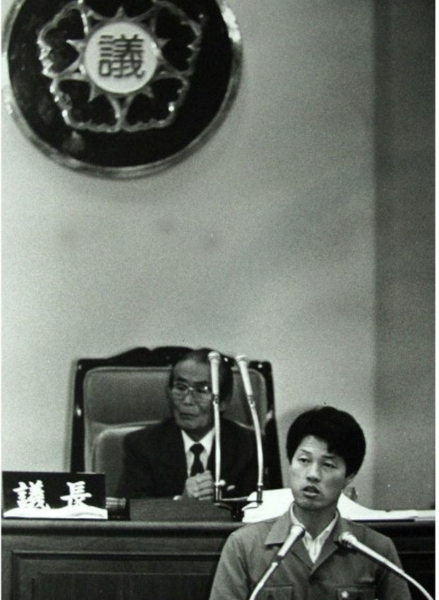 성희직 1991년 35세 강원도의원 시절 도정질의 모습.png