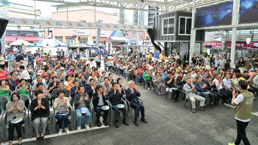 260705(일)사진자료(정선군, 제35회 사북읍민의 날 한마당 축제 성료 ‘주민 화합과 소통의 장 마련’) (2).jpg