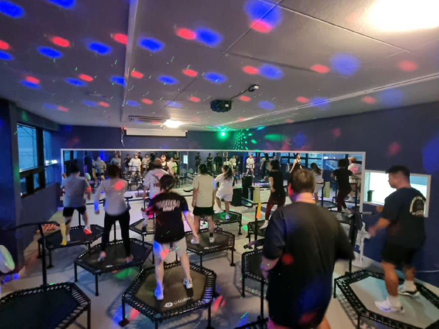 260813(목)사진자료(정선군, 기본소득형 창업 지원사업 성과 확산 ‘남면에 새로운 생활체육 공간 SKY점핑 문 열어’) (2).jpg
