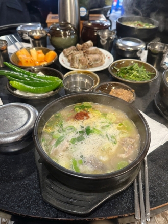 “밥 같이 먹으니 농사도 잘 된다” 농번기 공동급식의 힘