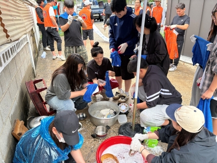 “300만원 회비 모아 국가유공자 집 고쳤다”